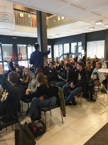 06 Jugend im Rathaus